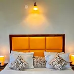 Naina Spring Resort, Manali - Away From City Hustle